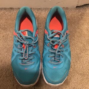 Nike revolution 2 shoes